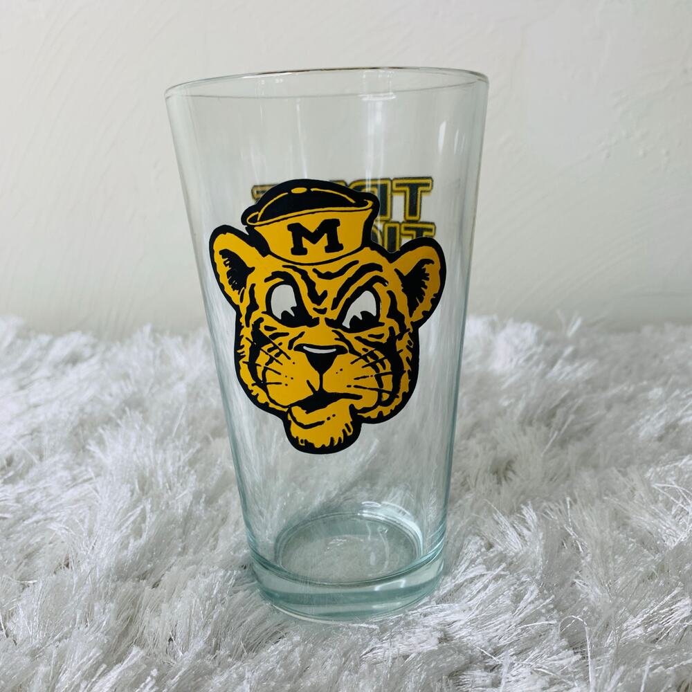 True Tiger Vintage Tiger Logo Beer Glass Cocktail 5 3/4" tall x 3.25"wide